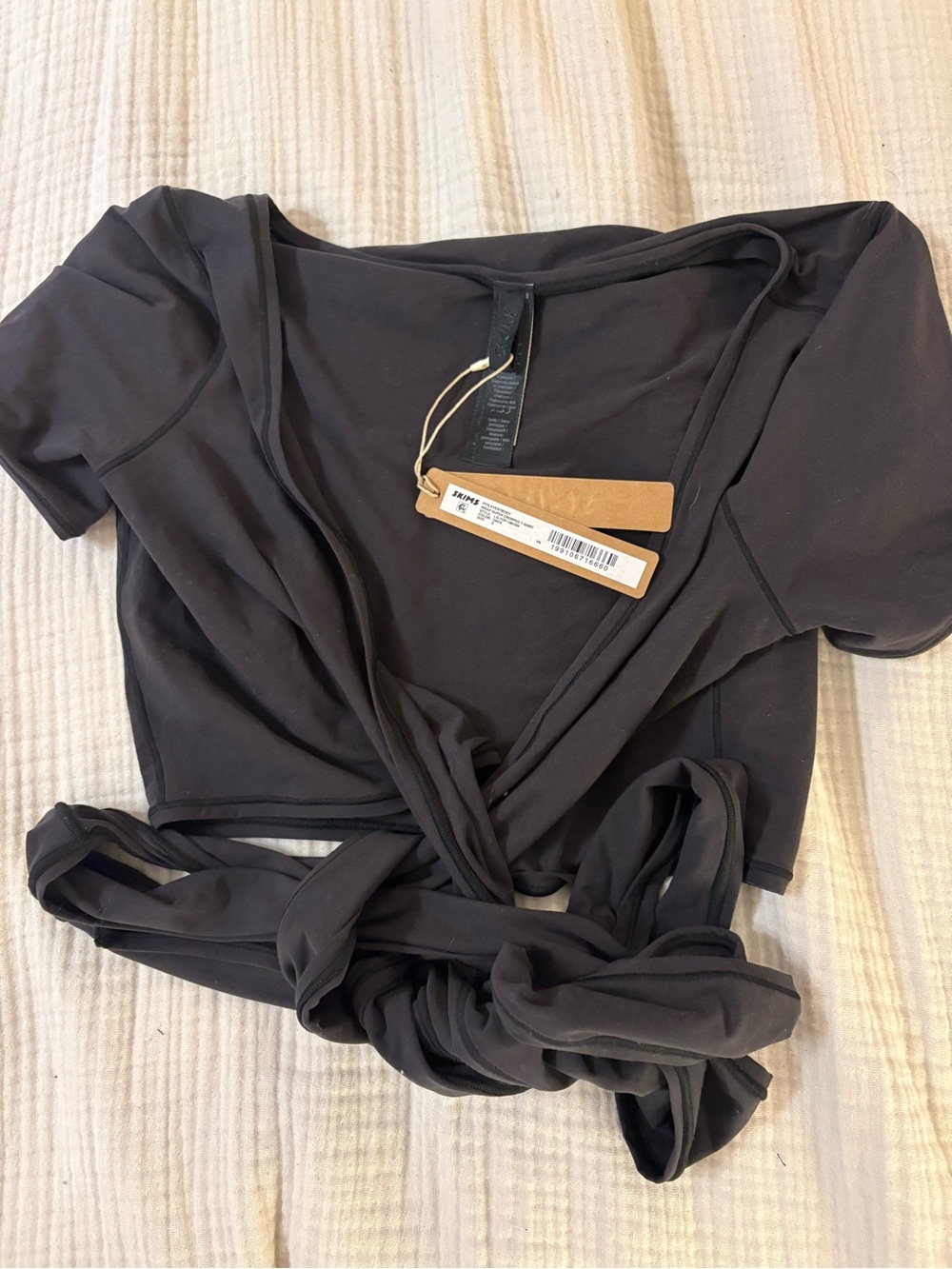 SKIMS Fits Everybody Wrap Super Cropped T-Shirt